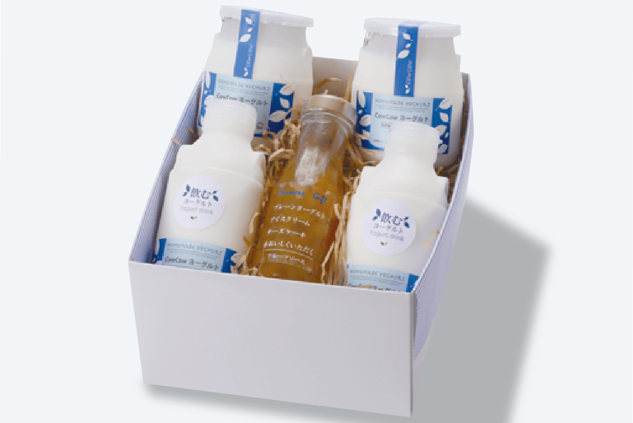 グッドプラス 食べるヨーグルトと飲むヨーグルトのセット。3,230円。