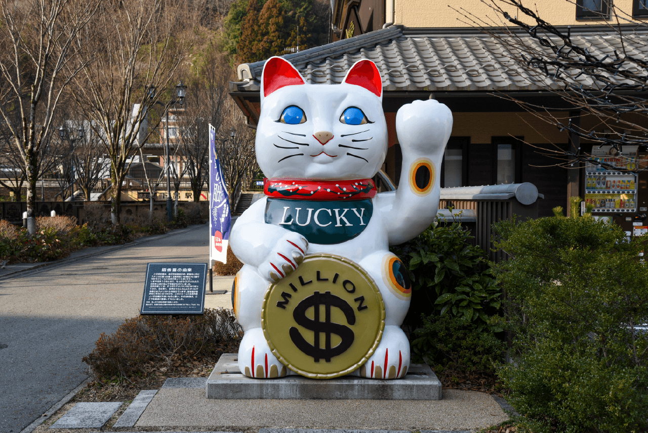 おみやげのヤマカワ 招猫店 招き猫のオブジェクト