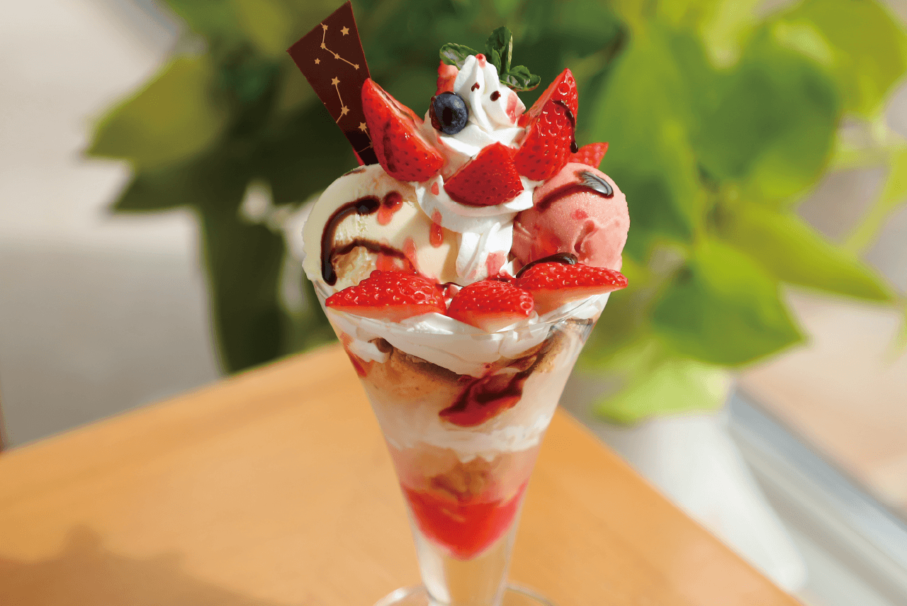 restaurant ビラコチャ　いちごパフェ