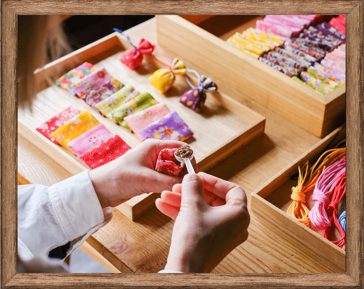 和クラフトワークカフェ 茶香房 ひより　お香の匂い袋作り体験