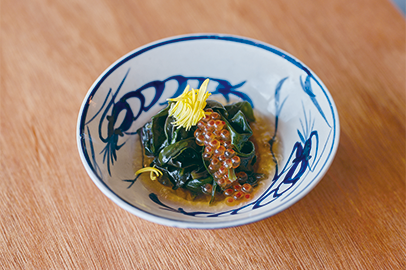 宮川のほとりにて、 旬の野菜を活かした一皿に巡り合う。